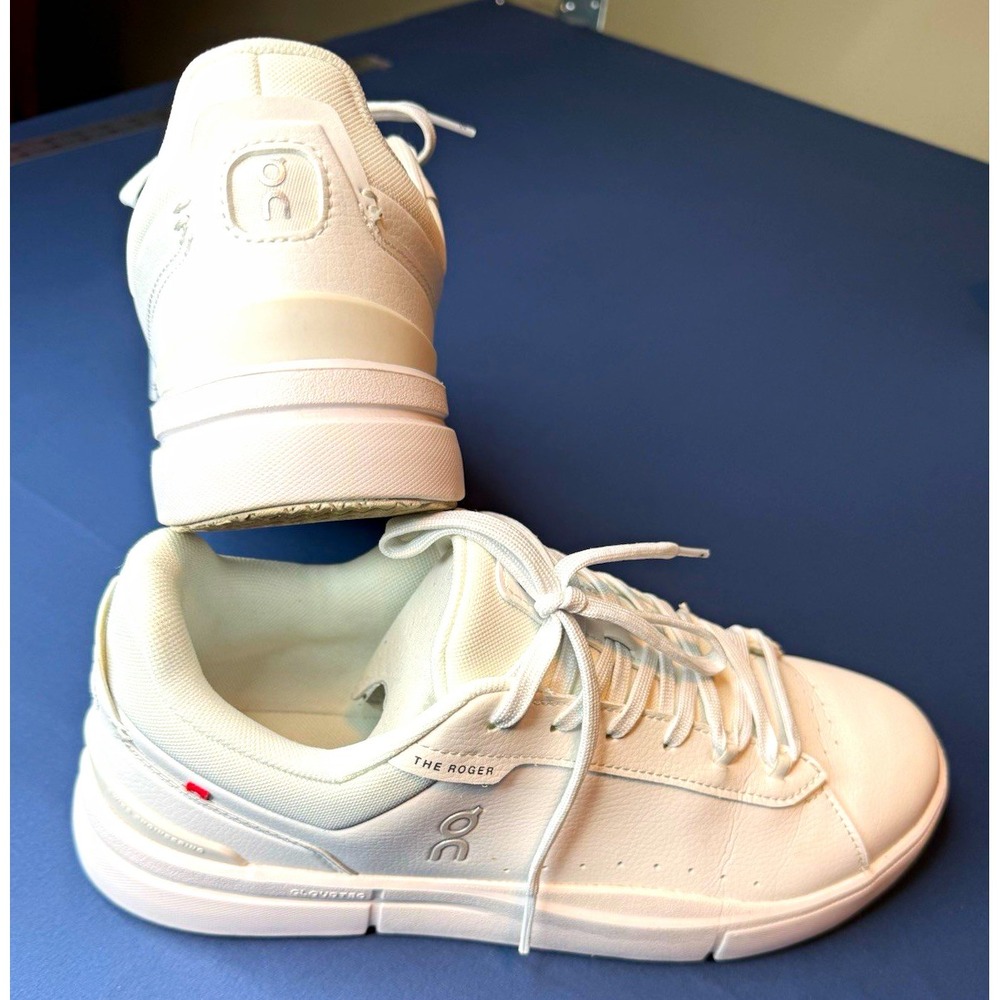 On The Roger Advantage Men's Size 9 White Sneakers Shoes With Box